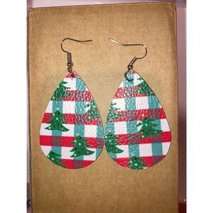 ☀️3/$9☀️ Christmas Tree Plaid Earrings